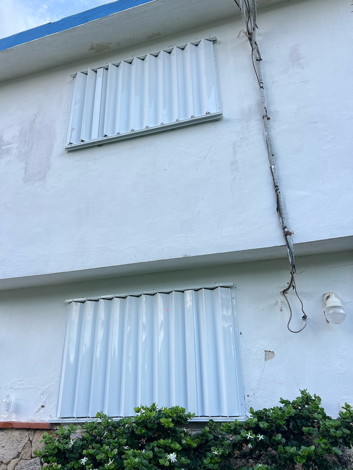 cortinas de aluminio anticiclónicas en Monterrey