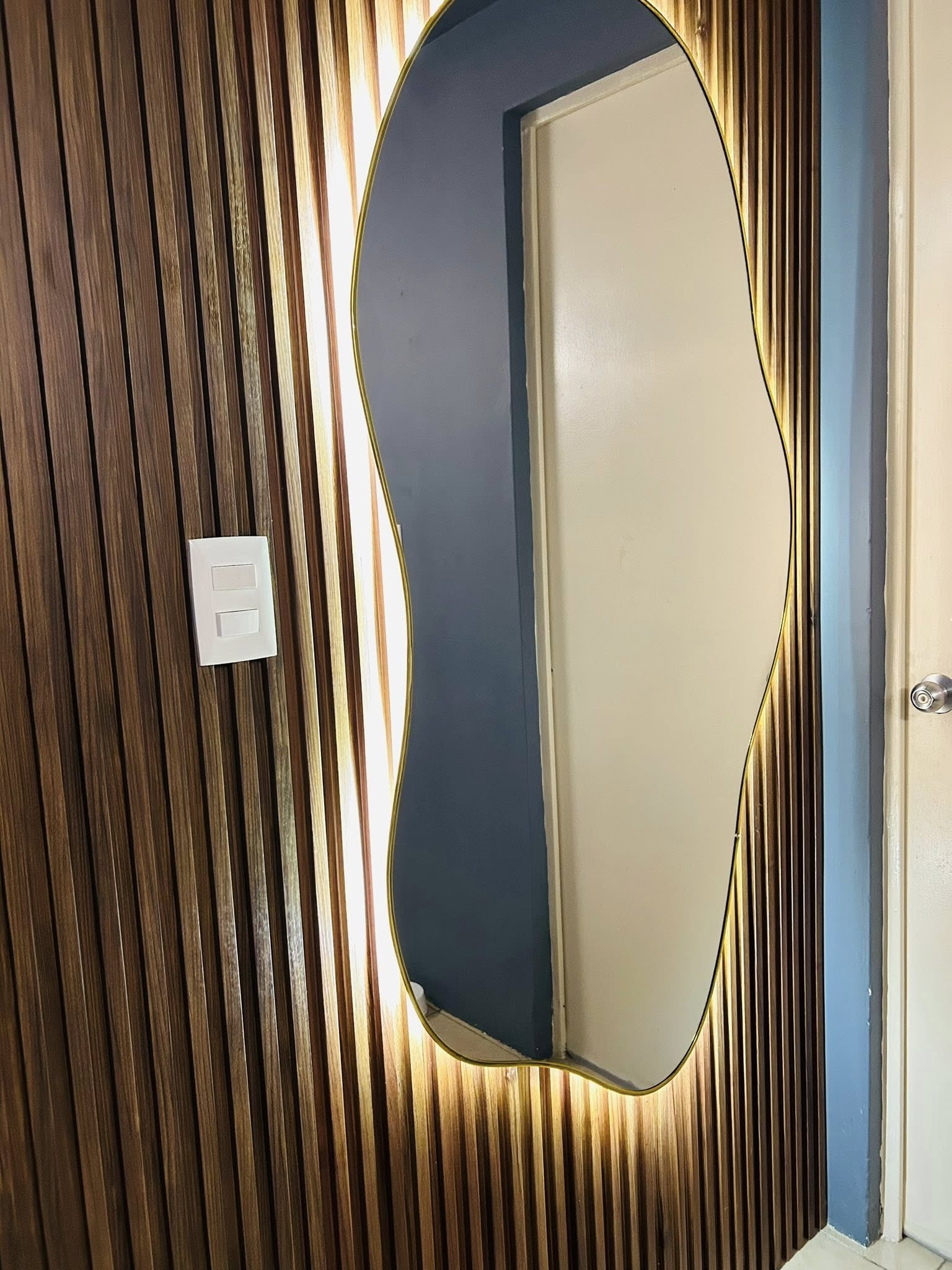 espejo moderno con luz led