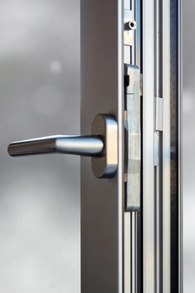 Instalación de Puertas de Vidrio y Aluminio en Monterrey