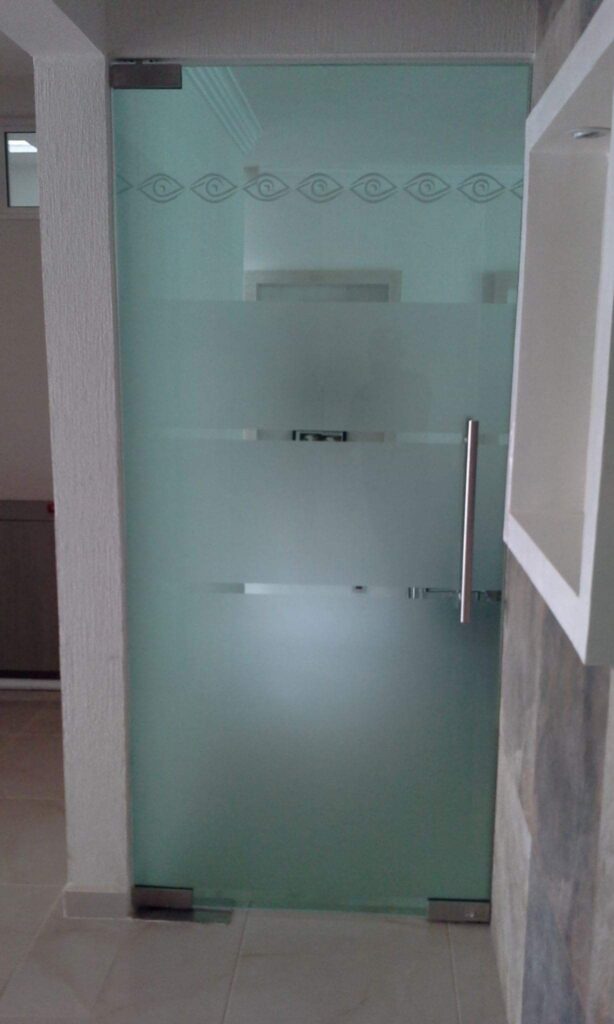 puertas de vidrio en Monterrey
