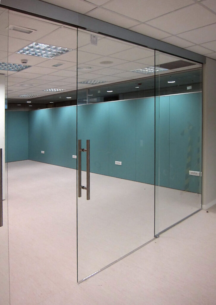 puertas de vidrio a medida en Monterrey